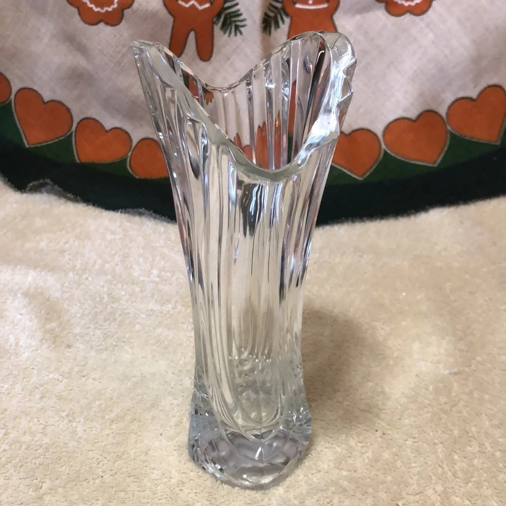 Mikasa Crystal Flores Bud Vase Art Deco Style 8”